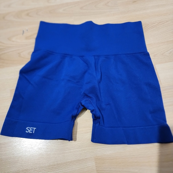 SET ACTIVE Pants - SET ACTIVE seamless shorts